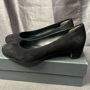 Eileen fisher suede leather black kitten heel pumps closed toe dress shoes 9